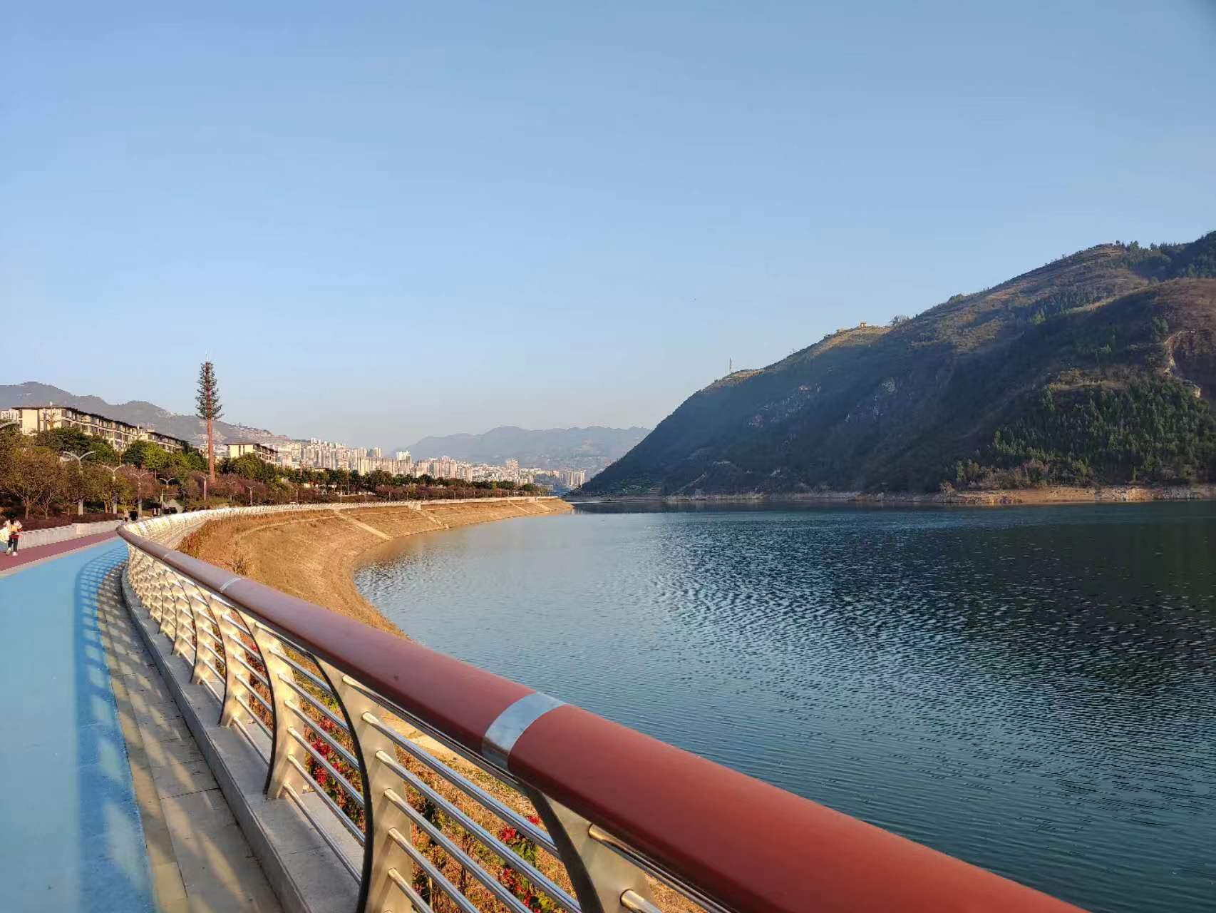 python实时获取指定基金数据发送钉钉